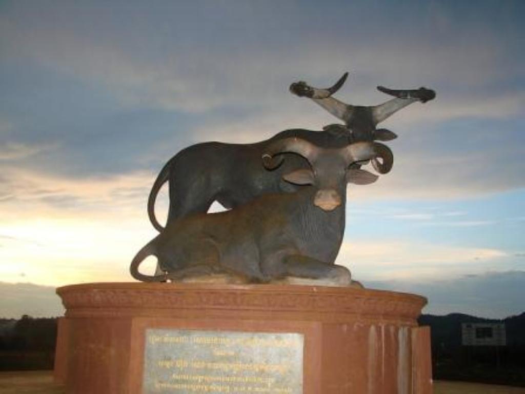 Mondulkiri Hotel Сенмонором Экстерьер фото